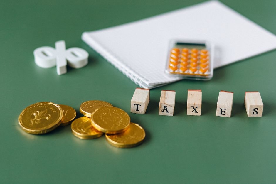Blocs symbolisant les critères d'éligibilité d'une enveloppe fiscale
